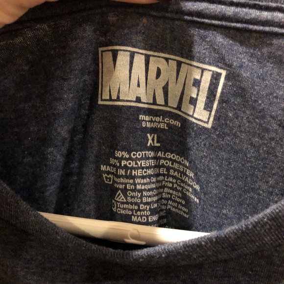 Marvel Red-wolf shirt black and red sleeve - Picture 3 of 6